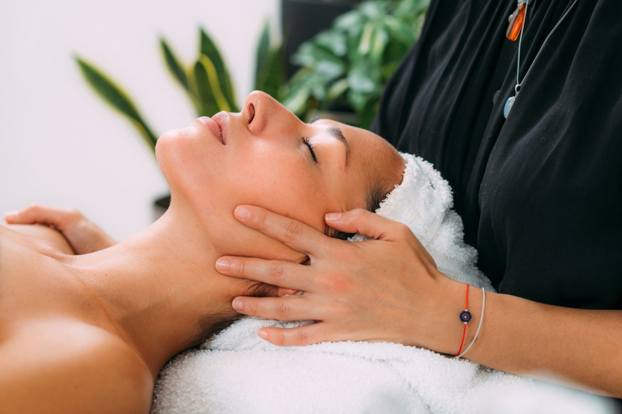 Access Bars treatment in a calm, relaxing setting
